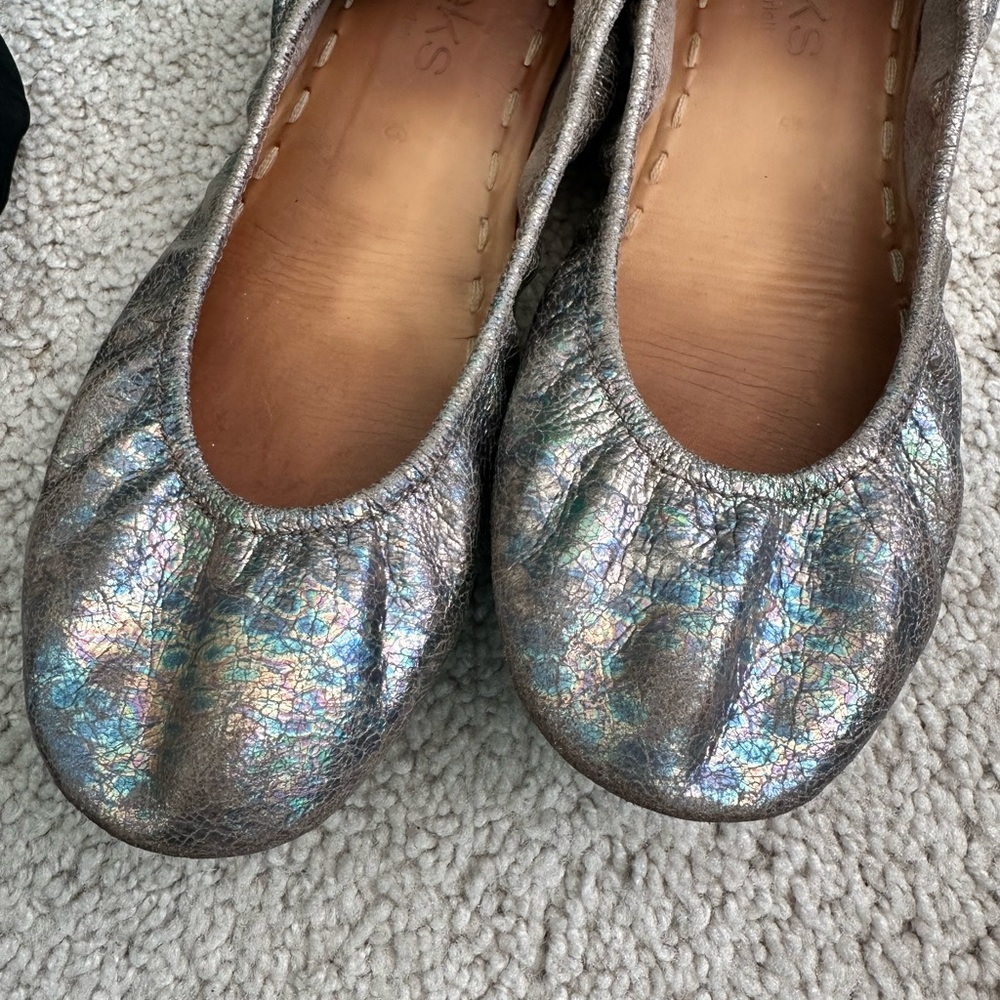 Limited Edition Tieks Halloween Love Potion Ballet Flats size 6 - Picture 2 of 5